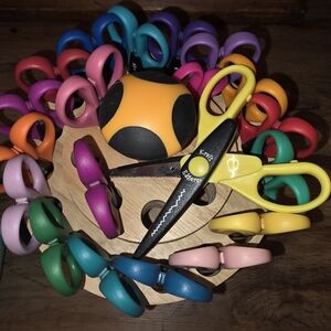 Craft Supplies Vibrant Kids Spinning Caddy Scissors Set